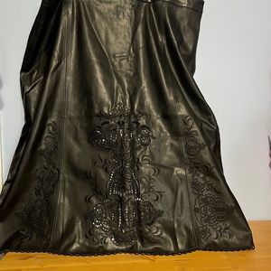 STUNNING FAUX LEATHER CUTOUT SKIRT LUXURIOUS FEEL SIZE 20 NEW WITH TAG